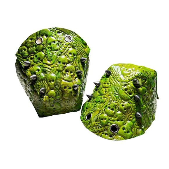 Green neon Skeleton Roller Skates Toe Guards - Picture 5 of 7